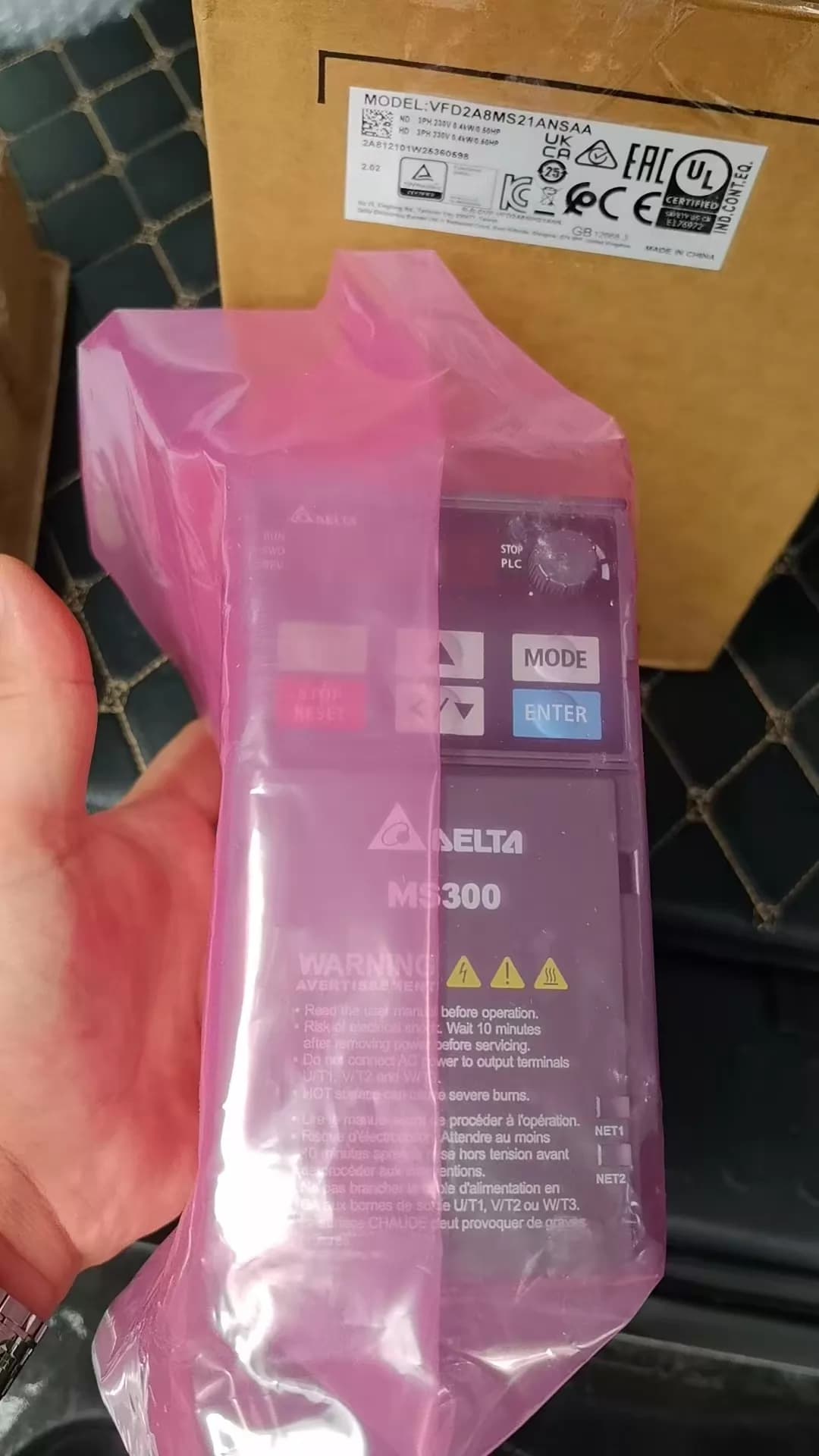 100% helt ny original og ægte Delta 220V 0,4KW VFD2A8MS21ANSAA Frekvensomformere Drive Servo Motor