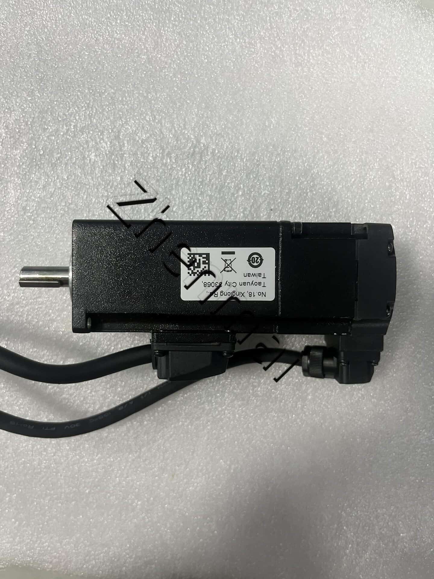 100% helt ny original og ægte Delta ECM-B3L-C20401SS1 Frekvensomformere Drive Servo Motor