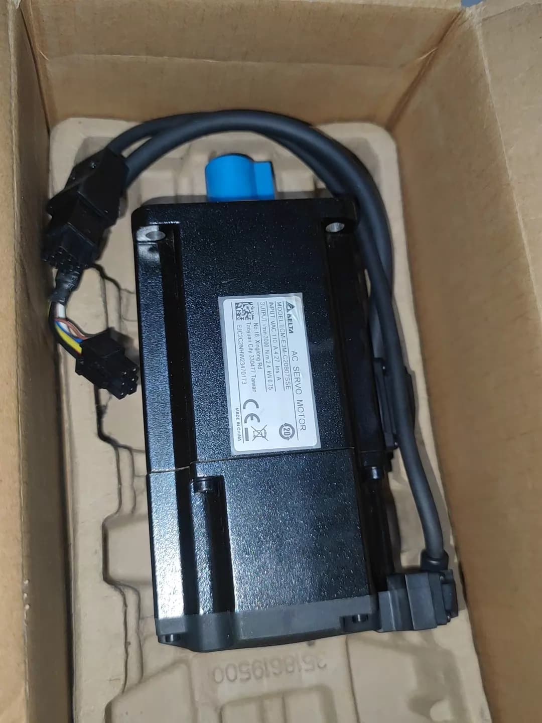 100% helt ny original og ægte Delta ECM-E3M-C20807SSE Frekvensomformere Drive Servo Motor