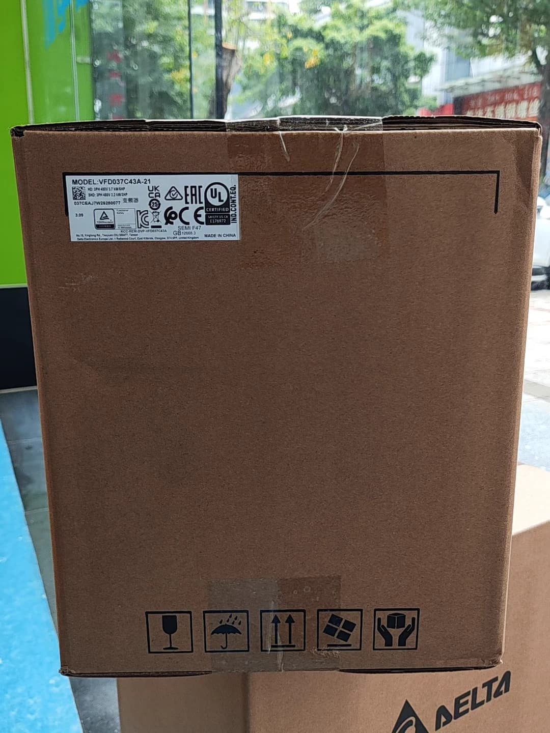 100% helt ny original og ægte Delta VFD037C43A-21 Frekvensomformere Drive Servo Motor