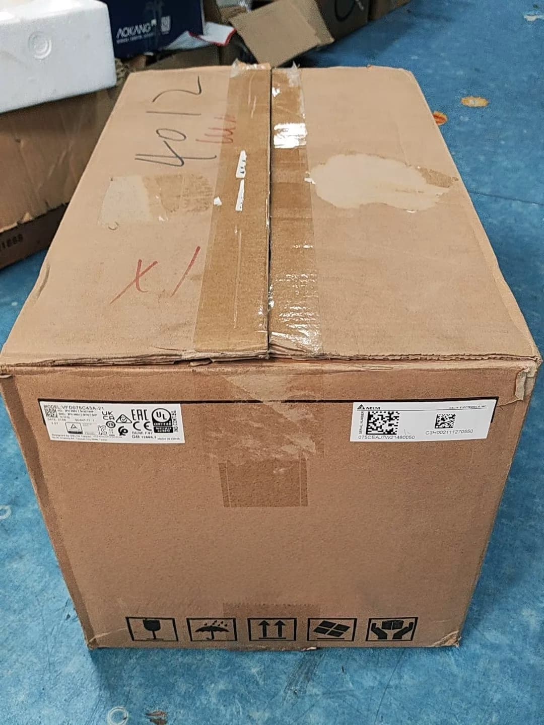 100% helt ny original og ægte Delta VFD075C43A-21 Frekvensomformere Drive Servo Motor