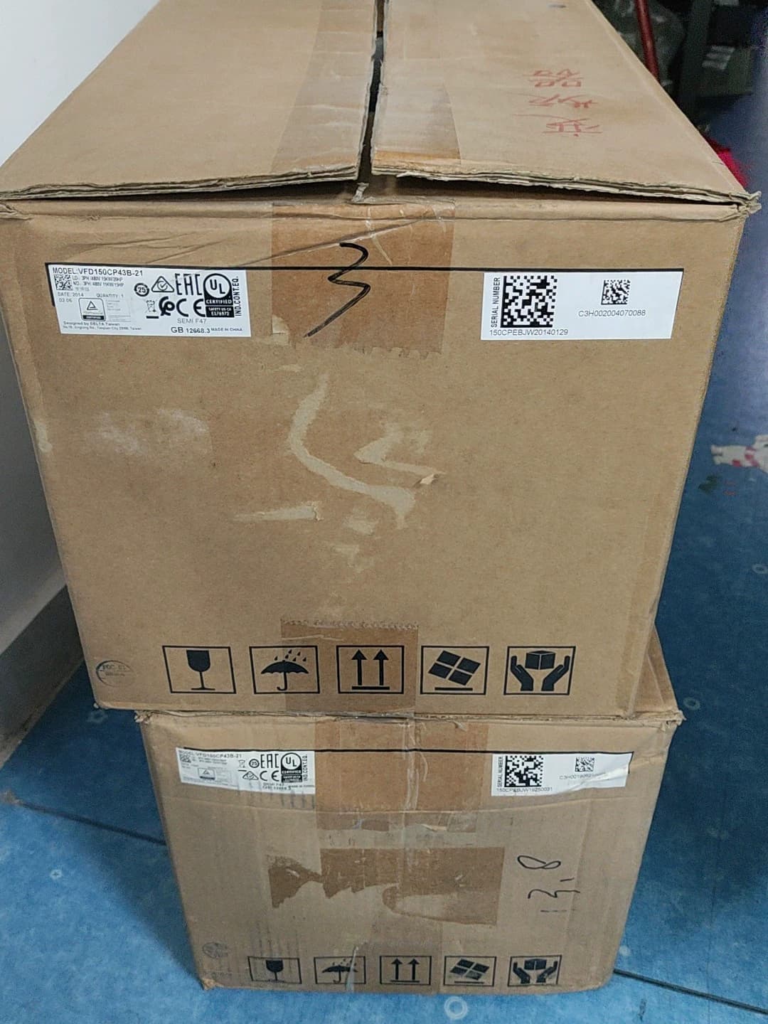 100% helt nye, originale og ægte Delta VFD150CP43B-21 380V15KW Frekvensomformere Drive Servo Motor