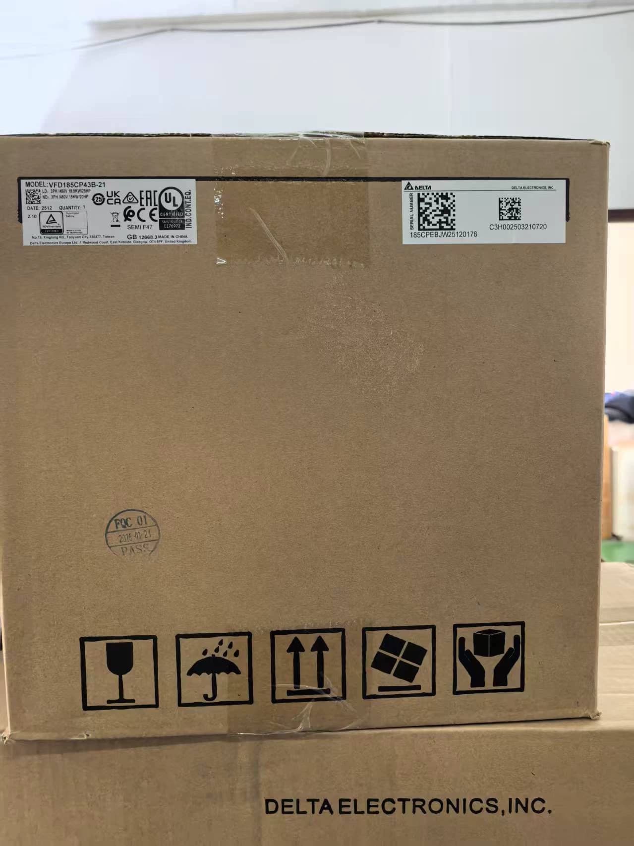 100% helt nye, originale og ægte Delta VFD185CP43B-21 380V18.5KW Frekvensomformere Drive Servo Motor