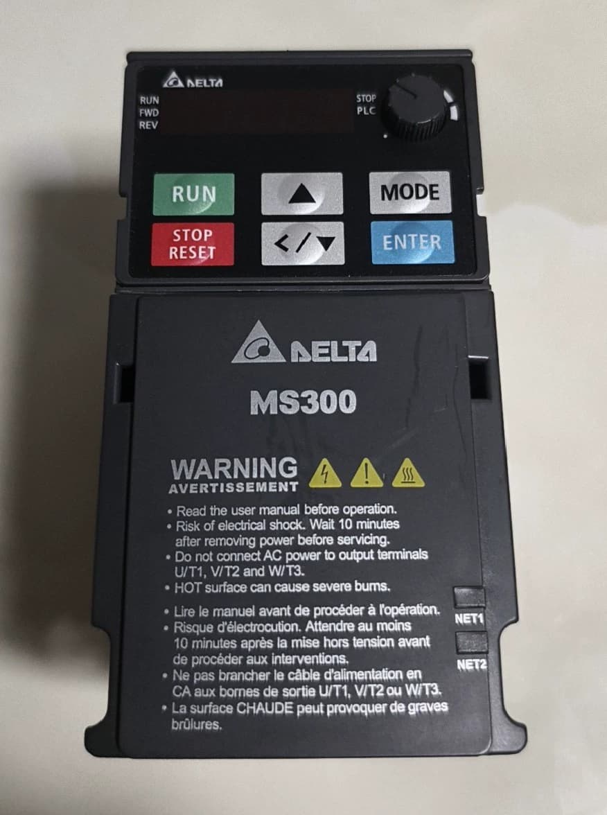 100% helt ny original og ægte Delta VFD2A8MS23ANSAA 220V/0,4KW Frekvensomformere Drive Servo Motor