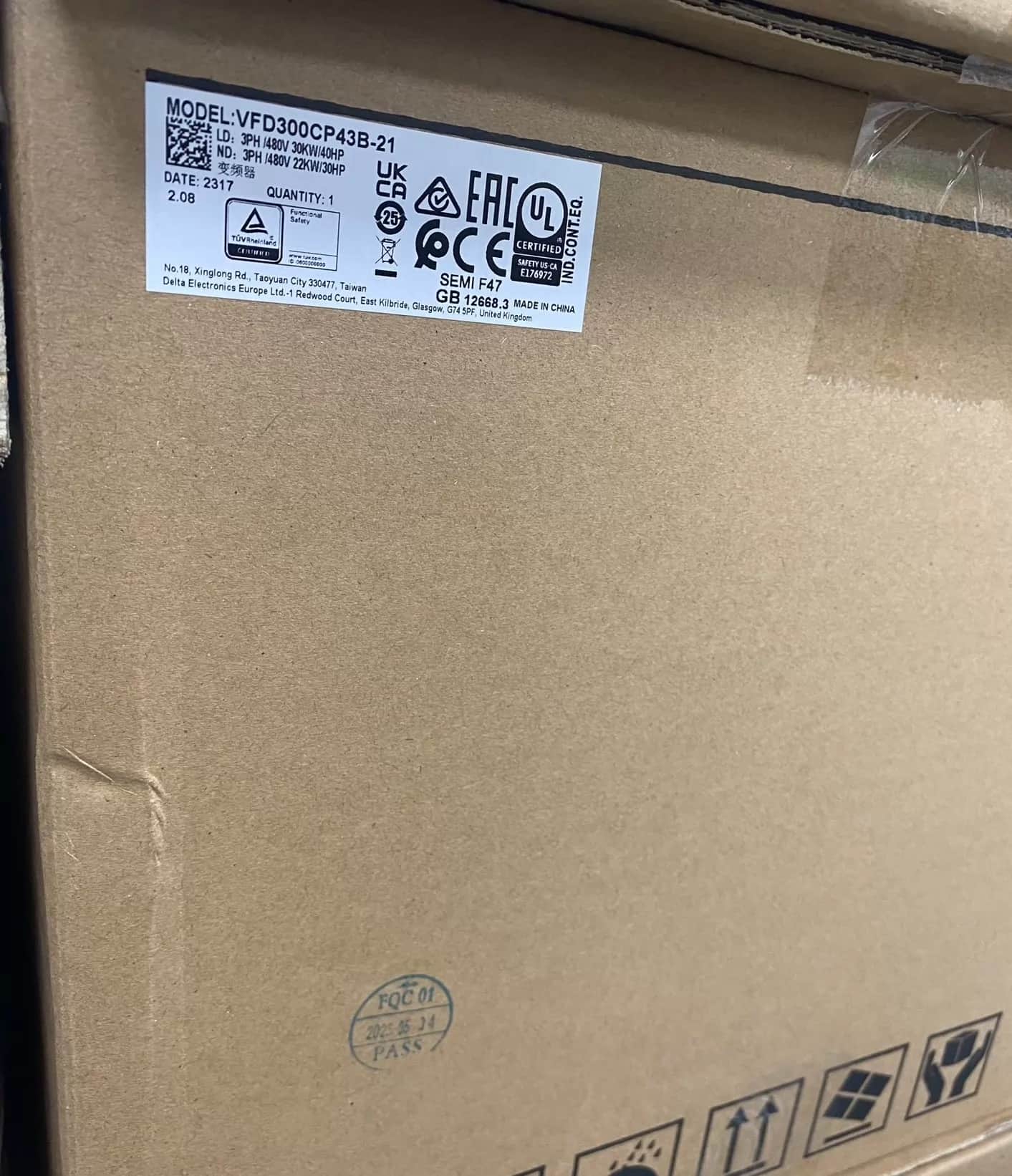 100% helt nye, originale og ægte Delta VFD300CP43B-21 380V30KW frekvensomformere Drive Servo Motor