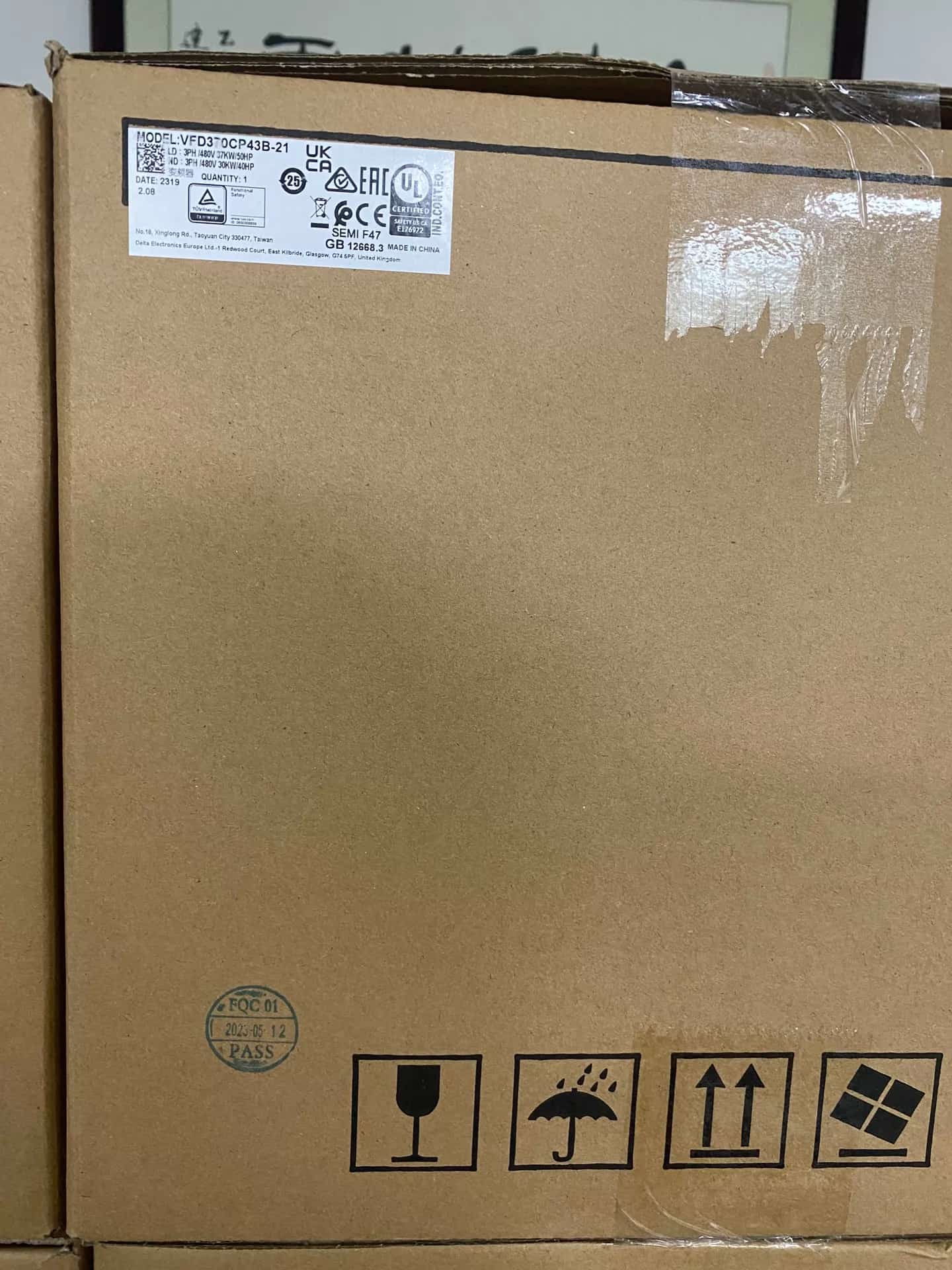 100% helt nye, originale og ægte Delta VFD370CP43B-21 380V37KW Frekvensomformere Drive Servo Motor