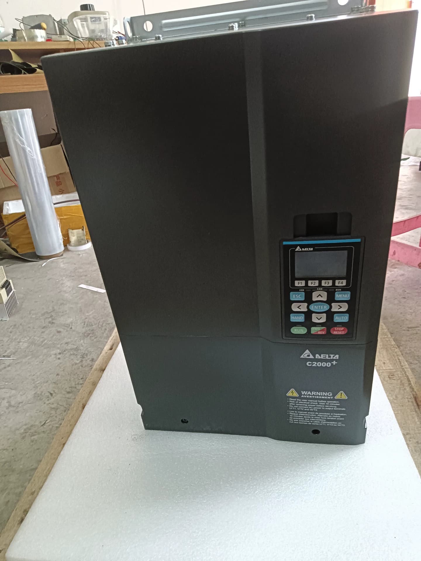 100% helt nye originale og ægte Delta VFD450C43S-00 frekvensomformere Drive Servo Motor