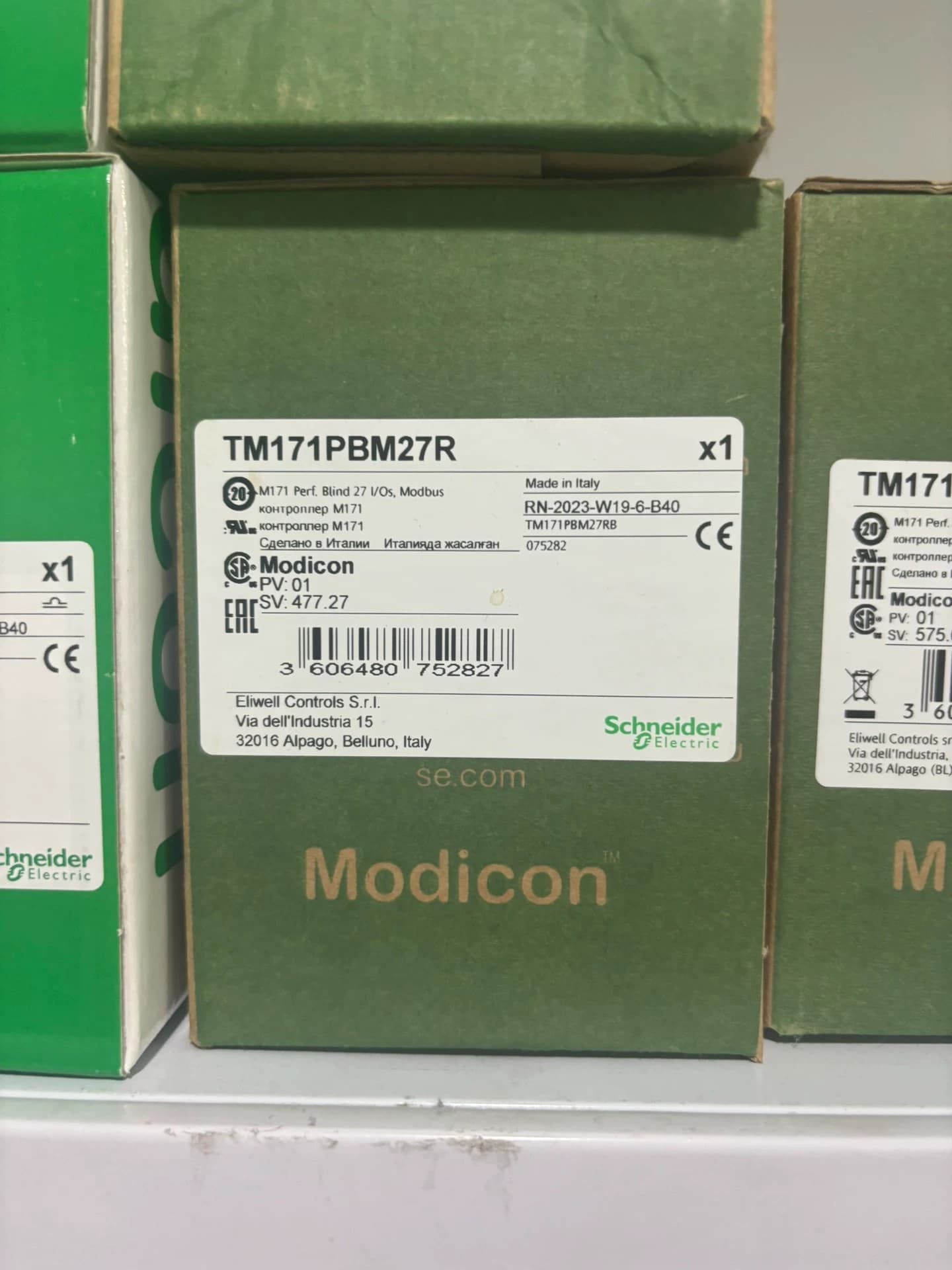 100% helt nye, originale og ægte Schneider TM171PBM27R Frekvensomformere, afbrydere, kontaktorer, beskyttelsesanordninger