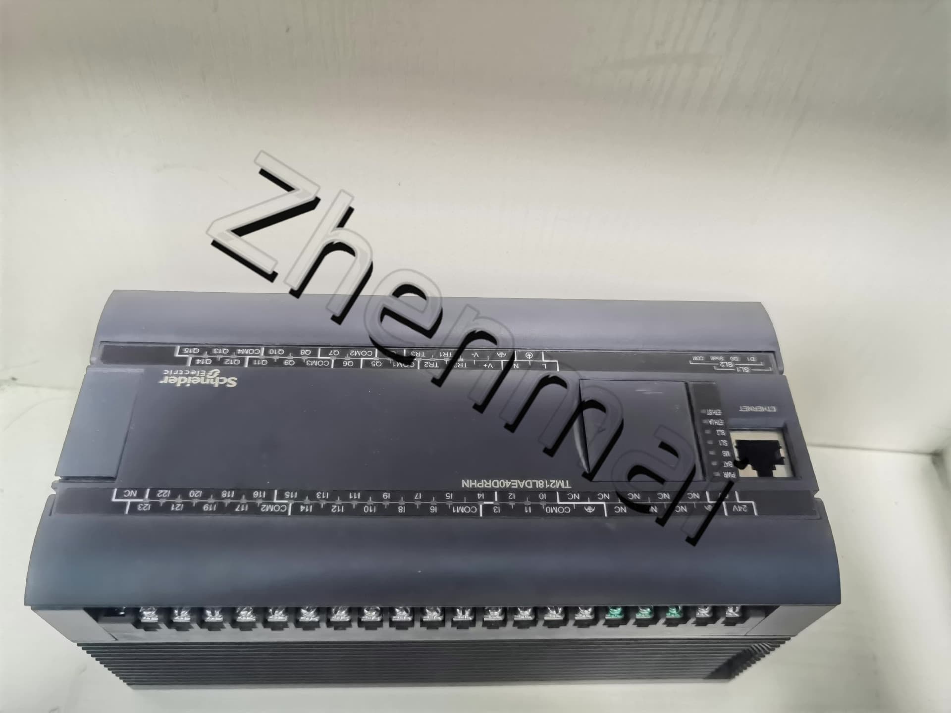 100% helt nye, originale og ægte Schneider TM218LDAE40DRPHN Frekvensomformere, afbrydere, kontaktorer, beskyttelsesanordninger