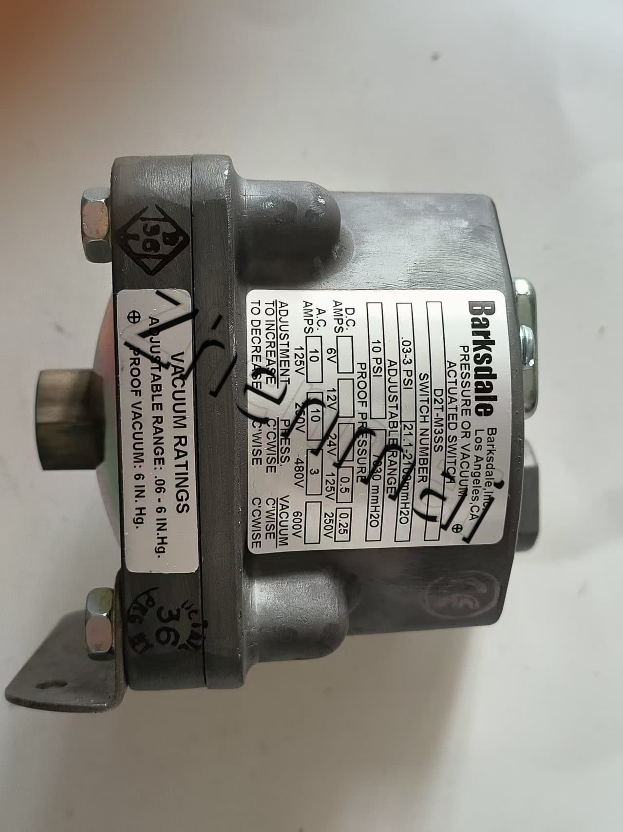 Splinterny original Barksdale D2T-M3SS 0401-407 Tryksensor Niveauafbryder Flowkontakt Trykafbryder Hurtig levering