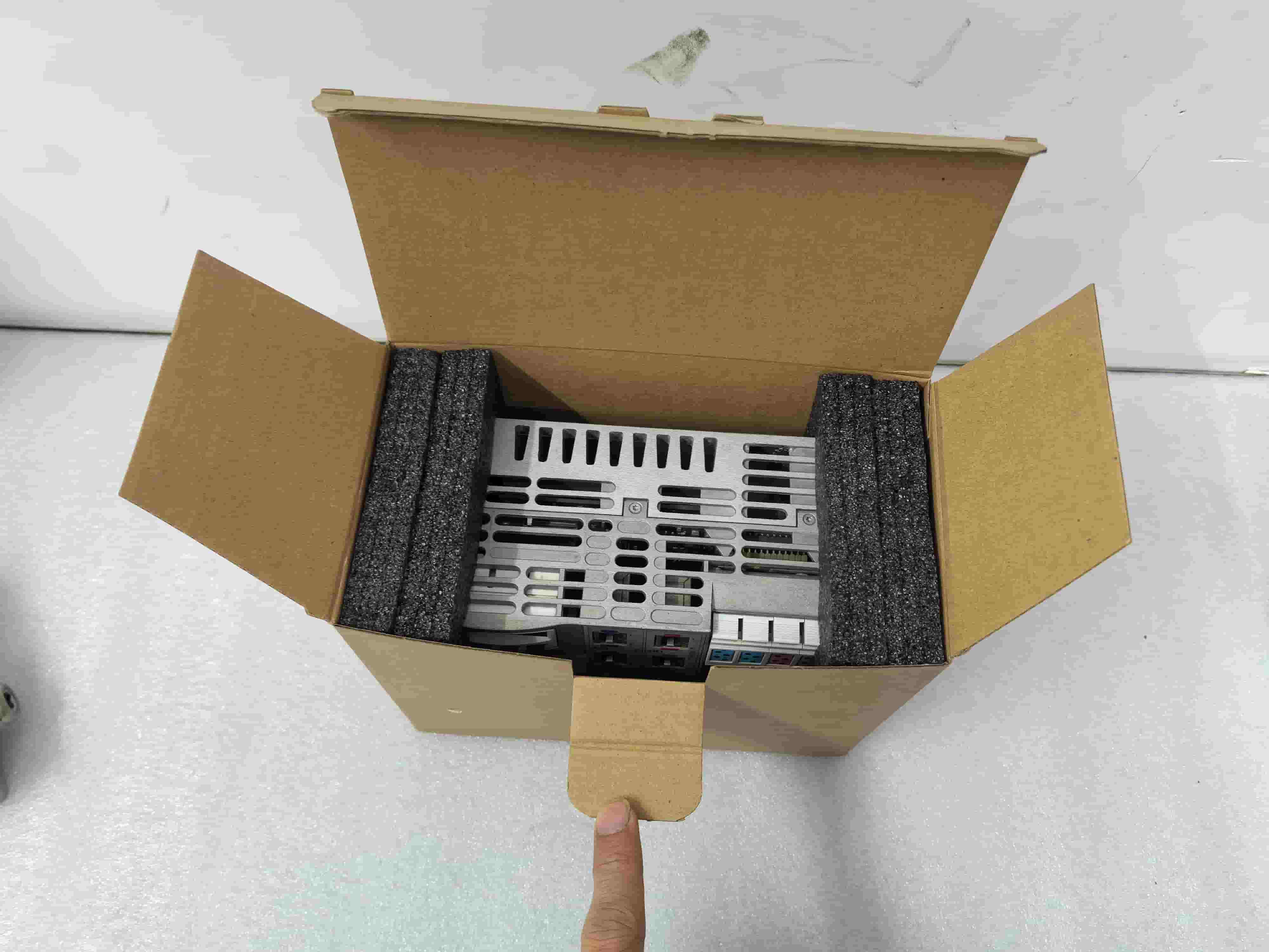 Splinterny original Bosch Rexroth servodrev CML45.1-3P-504-NA-NNNN-NW servomotor Hurtig levering