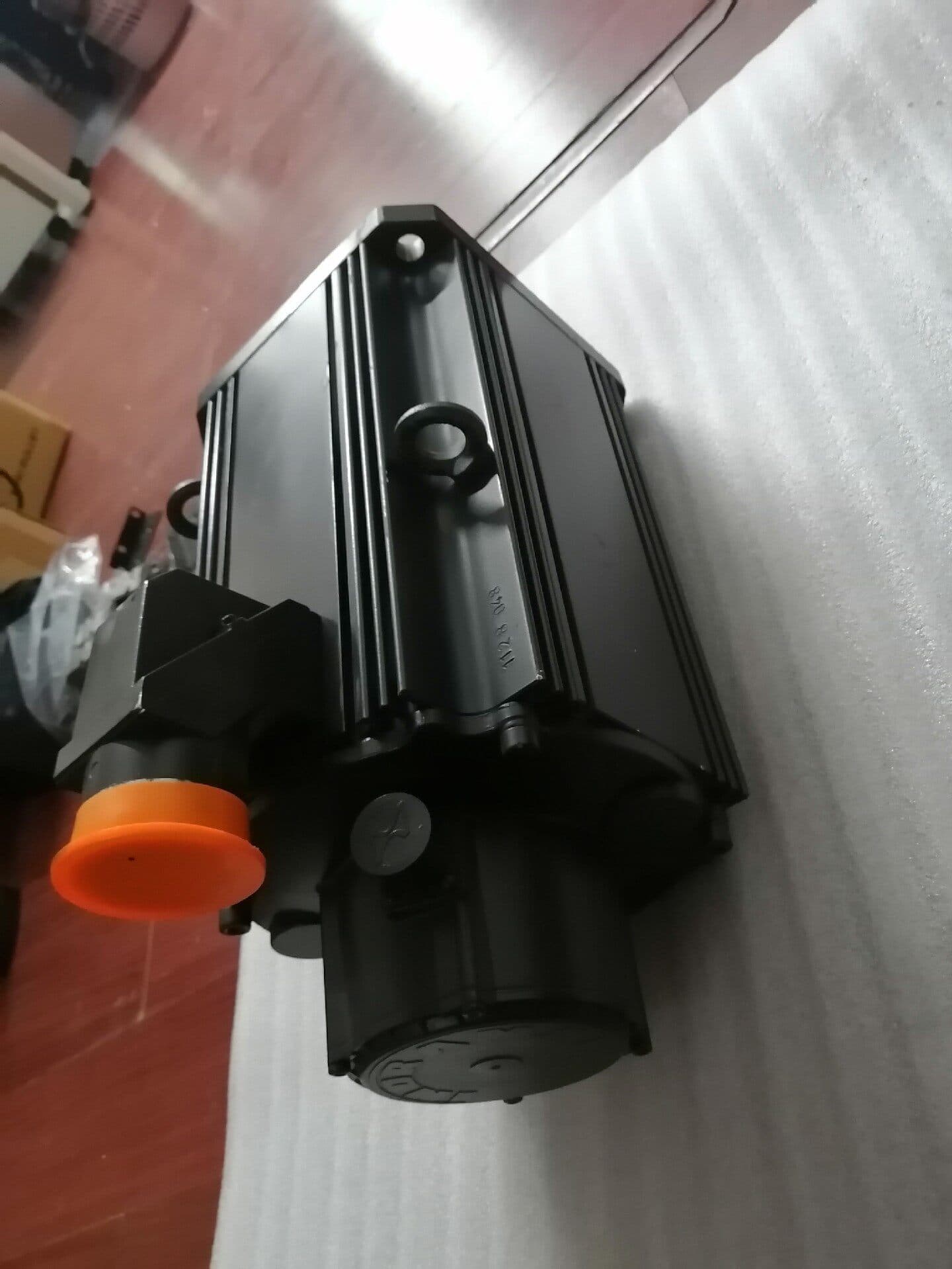 Splinterny original Bosch Rexroth servodrev MKD112B-048-KG2-BN servomotor Hurtig levering