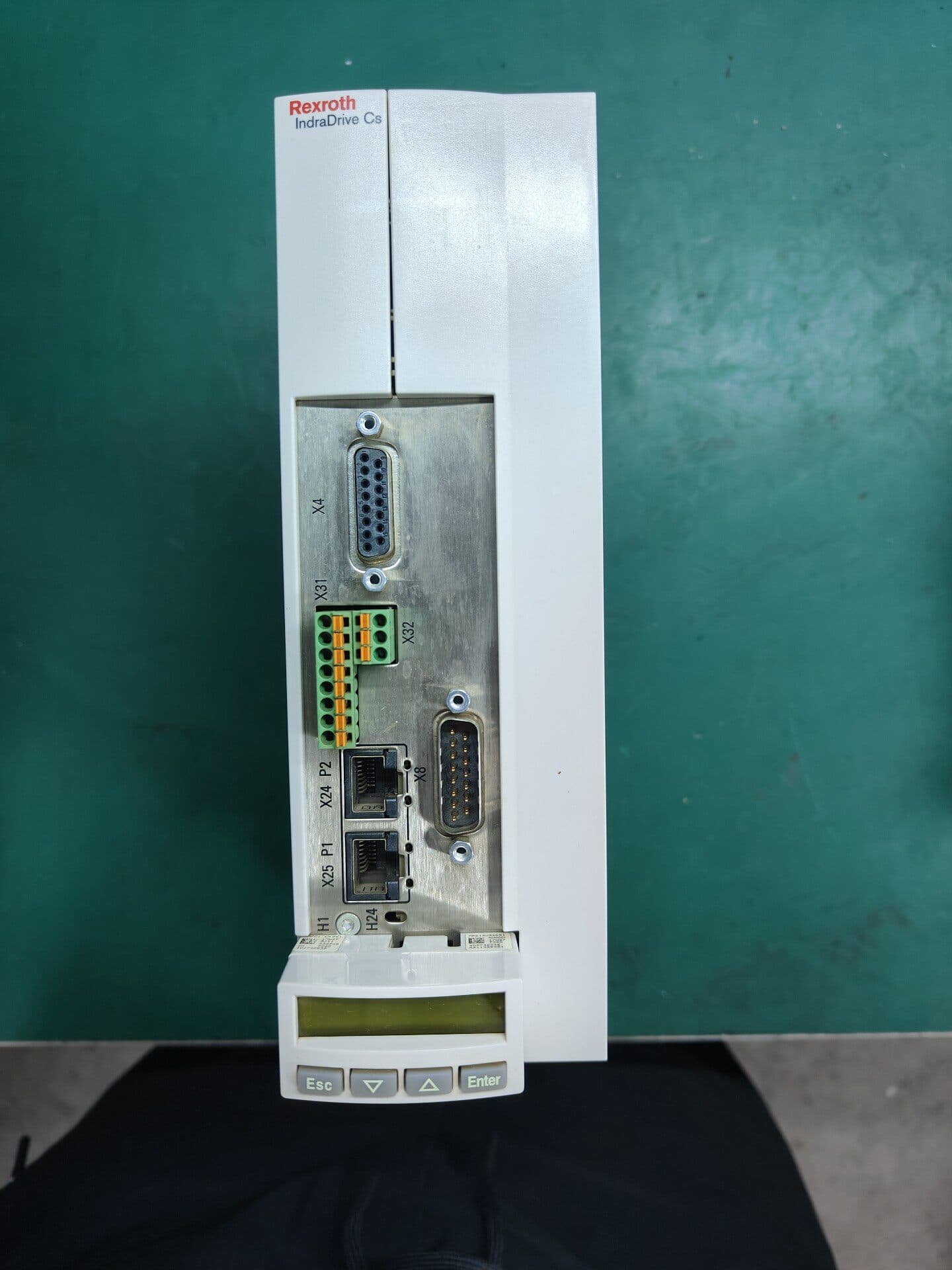 Splinterny original Bosch Rexroth servodrev PLC Mobule PLC controller HCS01.1E-W0018-A-03-B-ET-EC-EC-NN-NN-FW Servomotor Hurtig levering