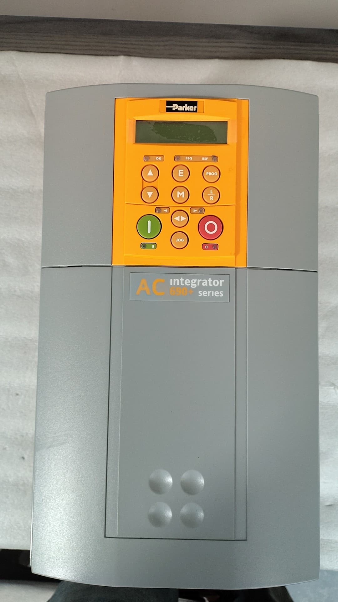 Splinterny original Parker 690-432230C0-B00P00-A400 Servodrev variabel frekvens drev servomotorer controllere Hurtig levering