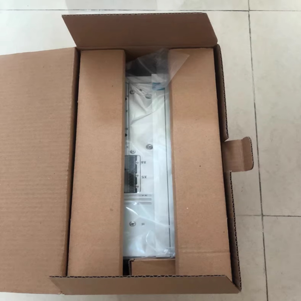 Ægte ny Lenze E82ZAFAC010 Industriel I/O-modul FedEx DHL Hurtig forsendelse