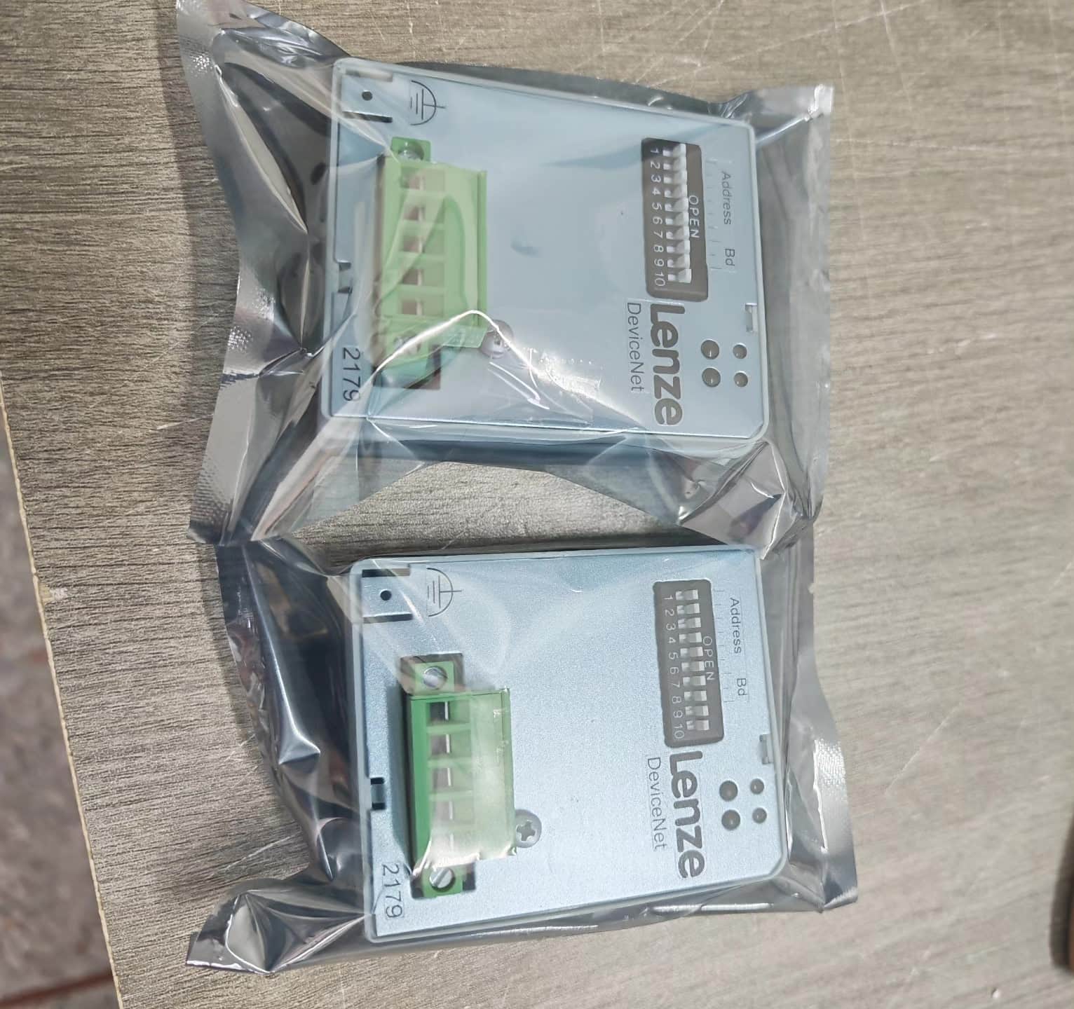 Ægte ny Lenze EMF2177IB Industriel I/O-modul FedEx DHL Hurtig forsendelse